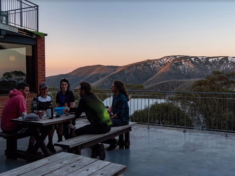 Viking Alpine Lodge - Hervey Bay Accommodation 1