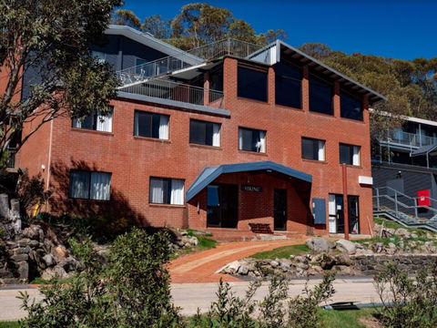 Viking Alpine Lodge - Hervey Bay Accommodation 2