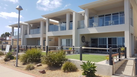 Wallaroo Jetty Holiday Accommodation - Hervey Bay Accommodation 1