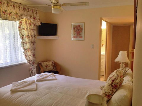 Curtis Falls Mountain Retreat - Hervey Bay Accommodation 6