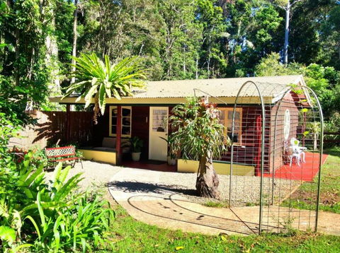 Curtis Falls Mountain Retreat - Hervey Bay Accommodation 7