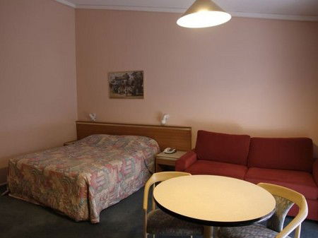 Bay Hotel Motel - Hervey Bay Accommodation 4