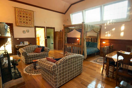 Old School Bed And Breakfast - Tourism Hervey Bay 2