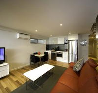 5 Knots Metung - Tourism Hervey Bay