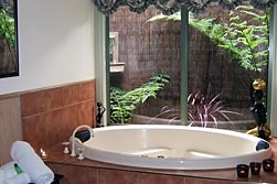 Eagle Hammer Cottages - Hervey Bay Accommodation 4