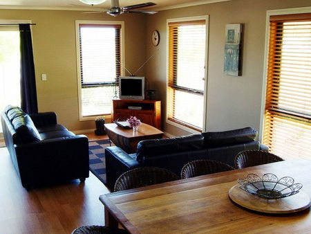 Tessenna Villa - Hervey Bay Accommodation 4