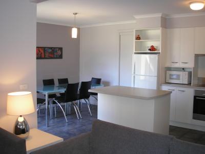 Edgewater Terraces At Metung - Hervey Bay Accommodation 4