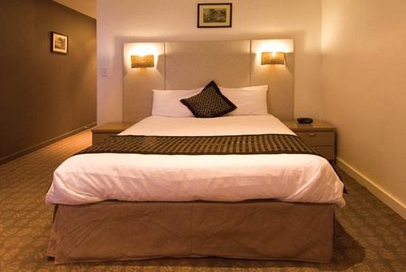 Golden Pebble Hotel - Hervey Bay Accommodation 2