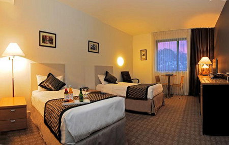 Golden Pebble Hotel - Hervey Bay Accommodation 3