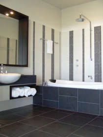 Hearns Beachside Villas - Hervey Bay Accommodation 5