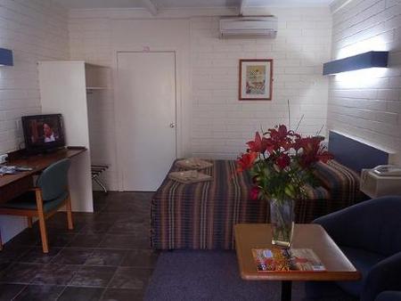 Central Highlands Motor Inn - Hervey Bay Accommodation 1