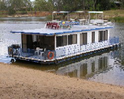 Matahari Houseboats - Hervey Bay Accommodation 5
