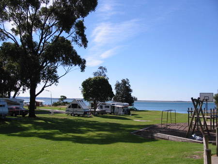 Cowes Caravan Park - Hervey Bay Accommodation 1