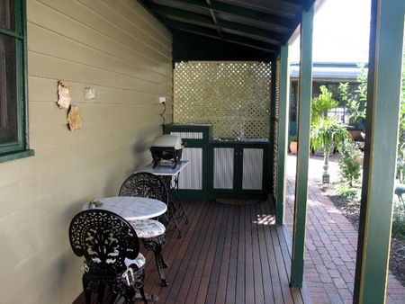 Trafalgar Cottage - Hervey Bay Accommodation 4