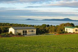 Tidal Dreaming Seaview Cottages - Hervey Bay Accommodation 1