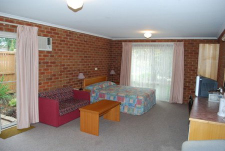 Inverloch Central Motor Inn - Tourism Hervey Bay 3