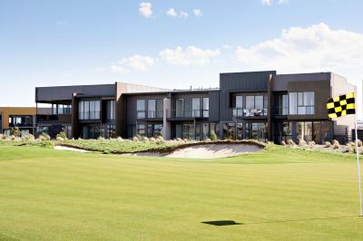 Golf Retreats Torquay - Tourism Hervey Bay 0