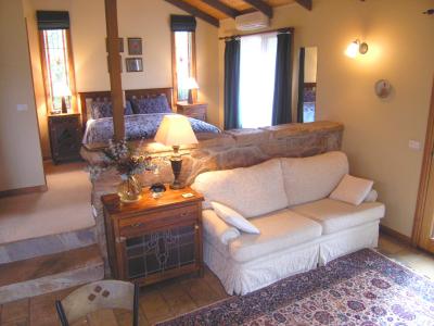 Wombat Hills Cottages - Hervey Bay Accommodation 1