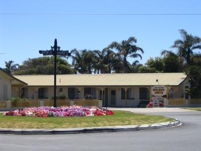 Lakes Entrance Holiday Units - Hervey Bay Accommodation 0