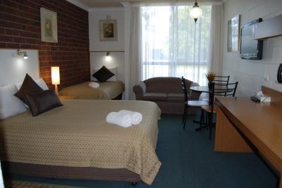 Terrace Motel Cranbourne - Hervey Bay Accommodation 3