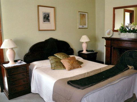 Victoria House Portland - Hervey Bay Accommodation 2