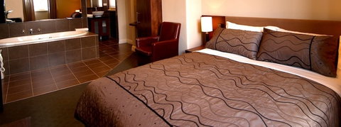 Oscar's Hotel & Cafe Bar - Hervey Bay Accommodation 4