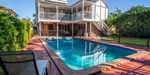 Ainslie Manor BandB - Hervey Bay Accommodation 7