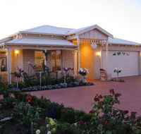 Sussex on Willis Cove Bed and Breakfast - Hervey Bay Accommodation