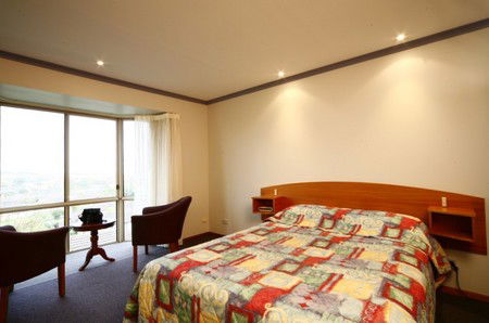 Blue Whale Motor Inn & Apartments - Hervey Bay Accommodation 0