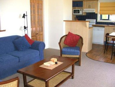 Club Yamba Luxury Villas - Hervey Bay Accommodation 3