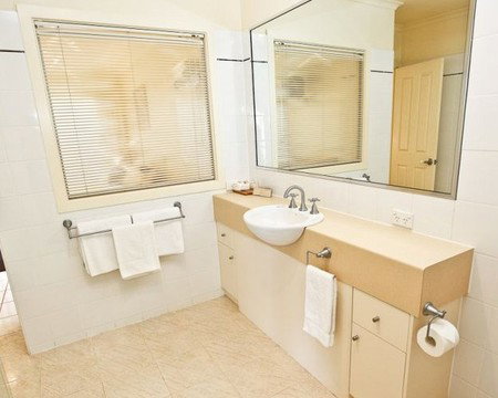 Aquarius Apartments - Hervey Bay Accommodation 2