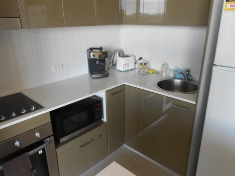 Canberra Wide Apartments - Metropolitan - Hervey Bay Accommodation 4