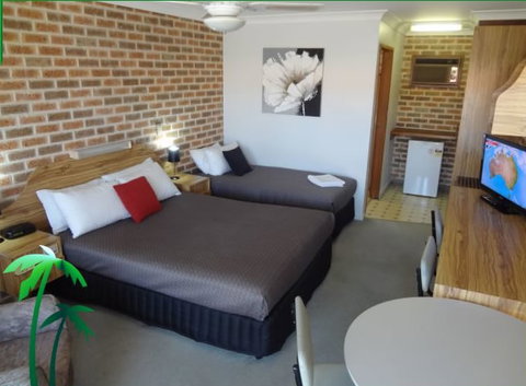 The Palms Motel - Hervey Bay Accommodation 3