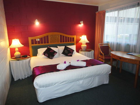 Town Palms Motel - Hervey Bay Accommodation 1