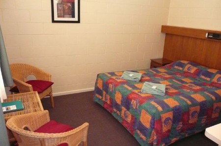 Glossop Motel - Hervey Bay Accommodation 1