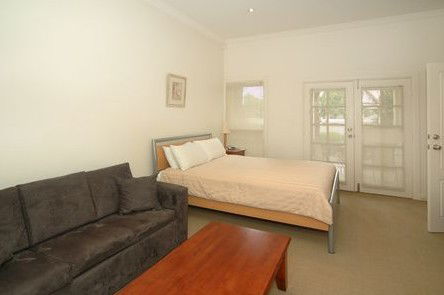 Michelle's Garden Apartments - Hervey Bay Accommodation 5