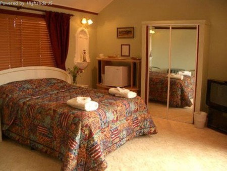 Ainslie Manor BandB - Hervey Bay Accommodation 4