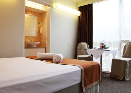 Econo Lodge City Star - Hervey Bay Accommodation 0