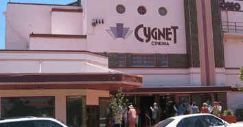 Cygnet Como Cinema - Hervey Bay Accommodation 3