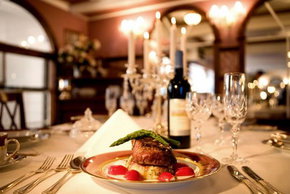 Titanic Theatre Restaurant - Tourism Hervey Bay 3