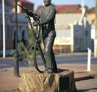 Miners Monument - Hervey Bay Accommodation