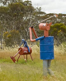 Tin Horse Highway - Hervey Bay Accommodation 0
