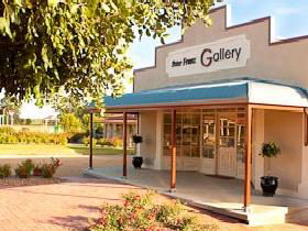 Peter Franz Fine Art Gallery - Tourism Hervey Bay 0