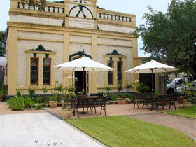 Domain Day - Hervey Bay Accommodation 0