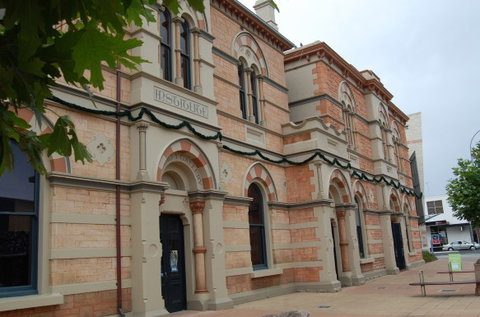 Riddoch Art Gallery - Hervey Bay Accommodation 0