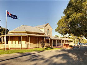 Tjilbruke Trail, Monument And Kingston Park Coastal Reserve - Hervey Bay Accommodation 0