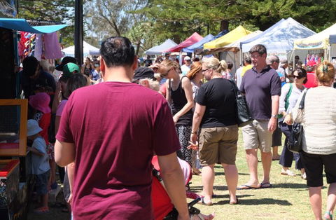 Burleigh Heads Markets - Tourism Hervey Bay 1