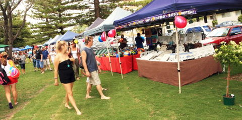Coolangatta Beachfront Markets - Hervey Bay Accommodation 6