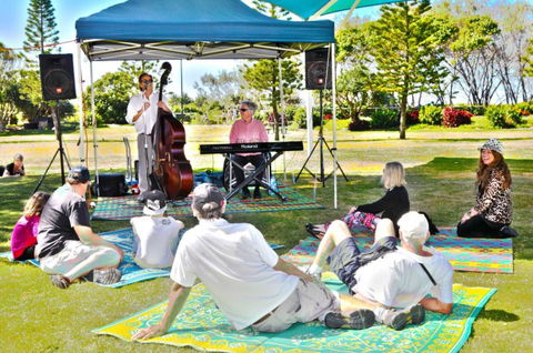 Coolangatta Beachfront Markets - Hervey Bay Accommodation 8