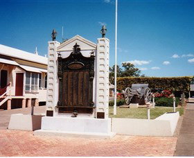 Gayndah War Memorial - Hervey Bay Accommodation 0